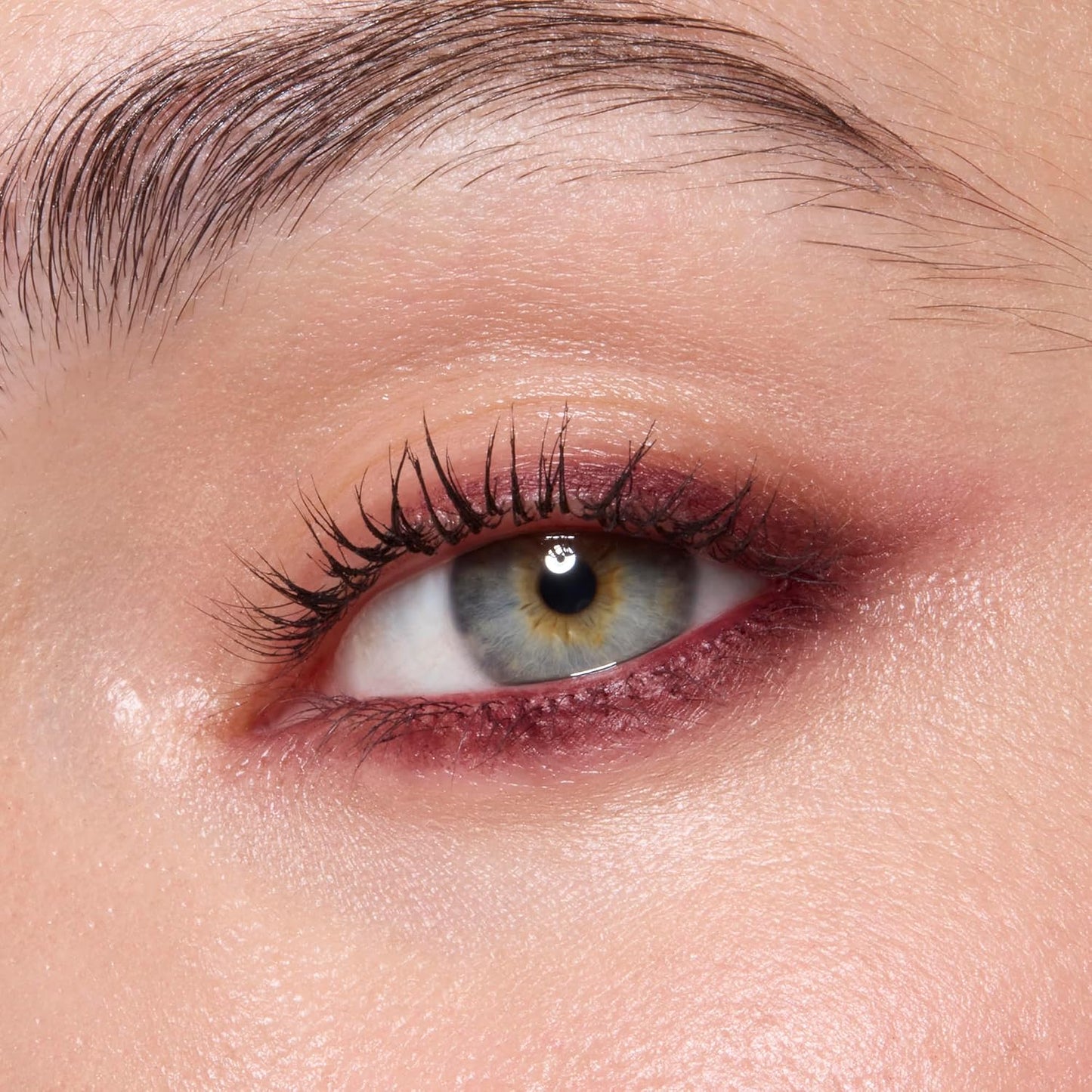 Essence - Delineador en gel Stay & Play Waterproof